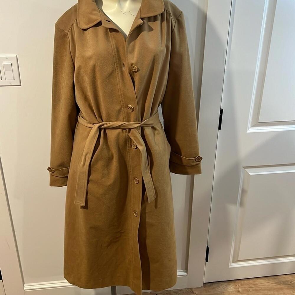 Dutchmaid Vintage Camel colored fleece long women’s jacket with tie belt L